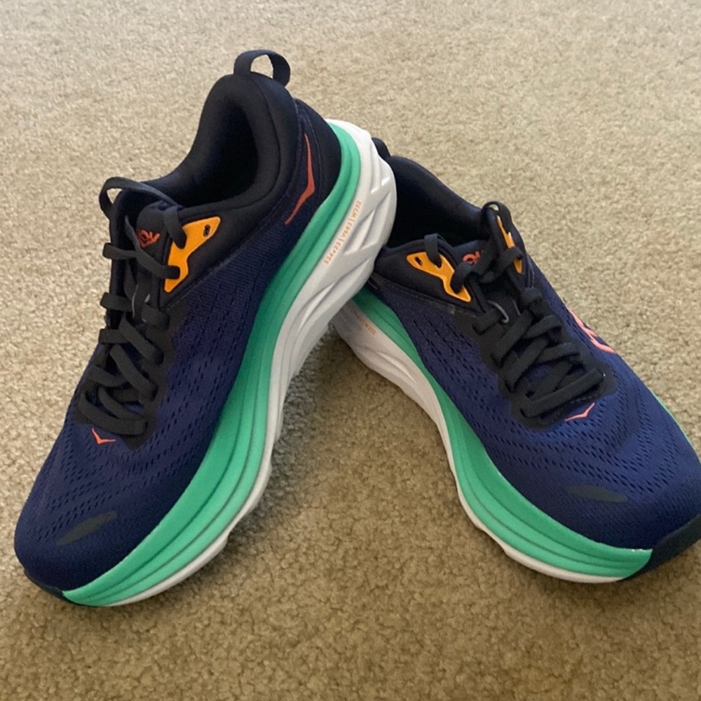 Hoka women’s Bondi Running Shoes size 7.5